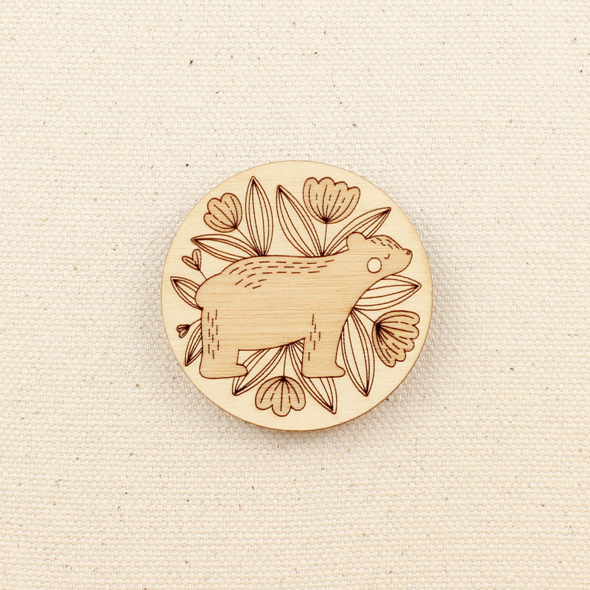 forest bear wooden needle minder