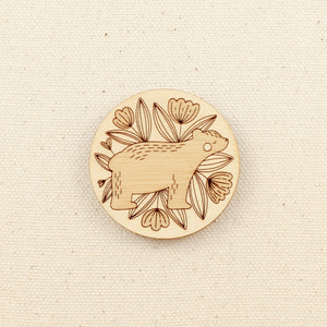 forest bear wooden needle minder