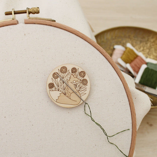 forest fox wooden needle minder