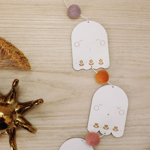 vertical ghosts wooden folk halloween garland, floral